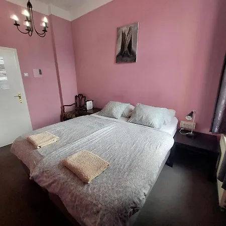 The Villa, Center 게스트하우스 *