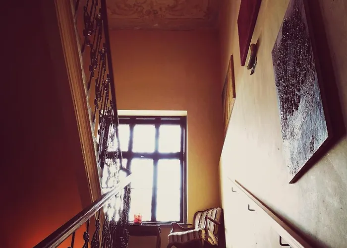 The Villa, Center Pensión *