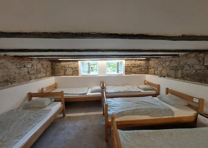 The Villa, Center Pensión *